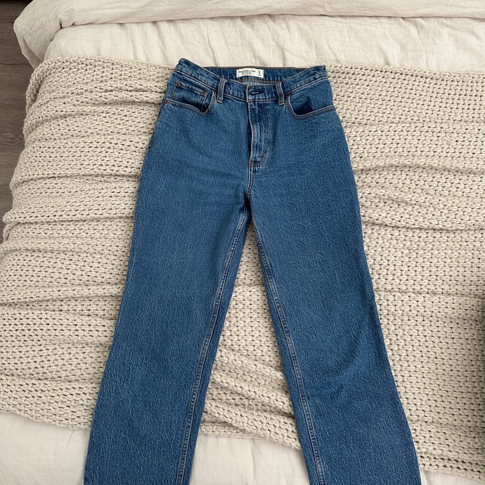 Abercrombie 90s straight ultra high rise jeans